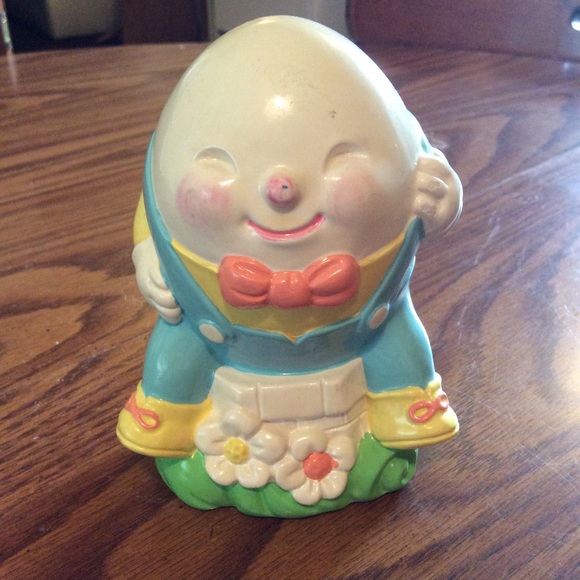 humpty dumpty plastic toy